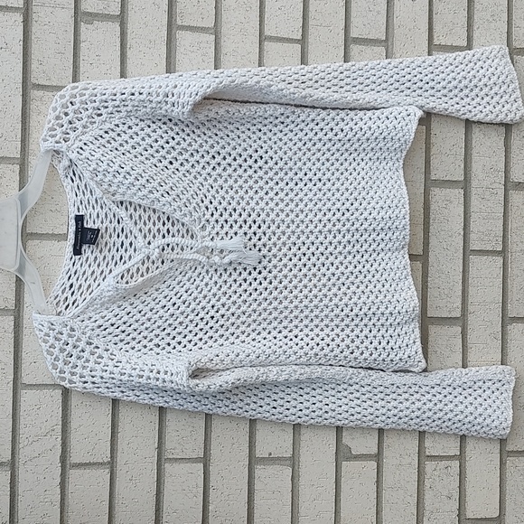 Abercrombie Sweater/White - Picture 2 of 10